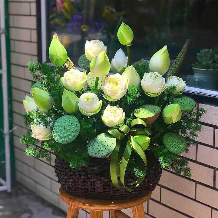 Lẵng hoa sen trắng - Shop hoa sinh nhật - hoa khai trương số 1 Hà Nội